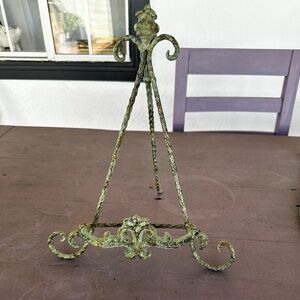 Metal Easel Stand